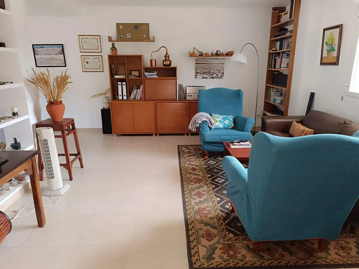 Sala d'estar de Casa o xalet en venda en La Nucia amb Jardí privat i Piscina comunitària