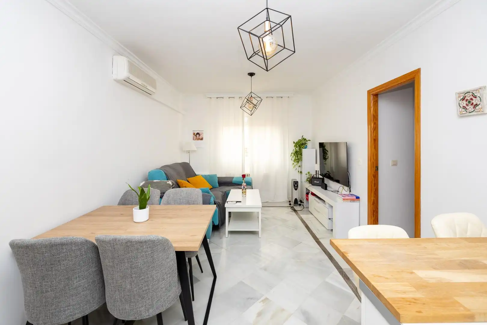 Flat with terrace for sale in Calle GONZALO DE BERCEO 12, imagen 3