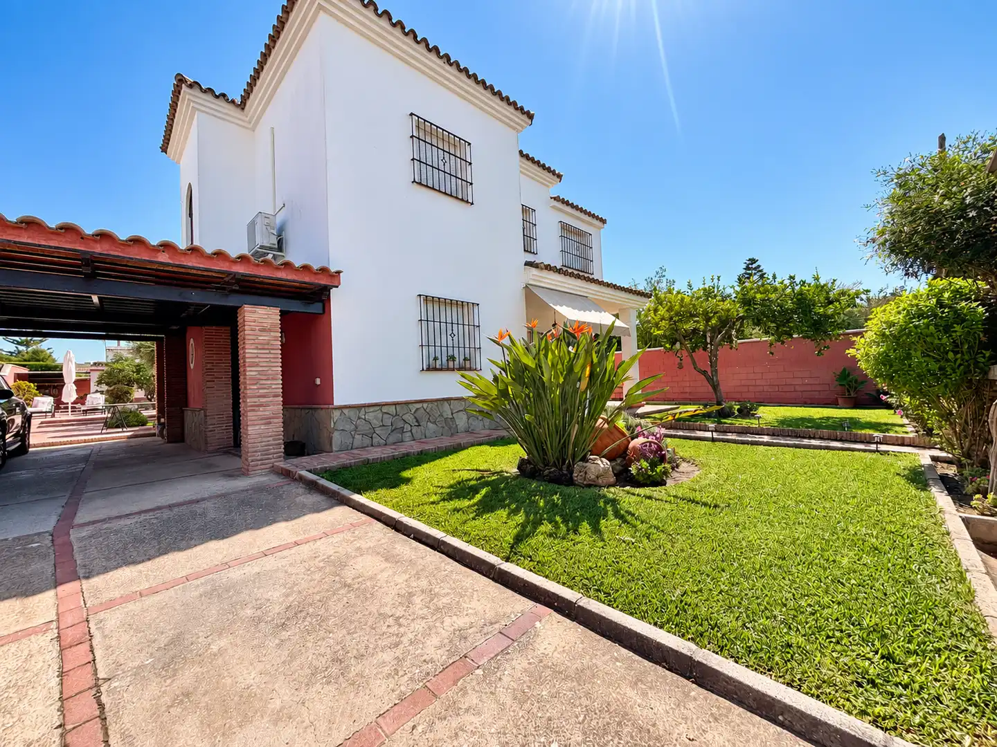 Detached house with pool for sale in Arcos de la Frontera