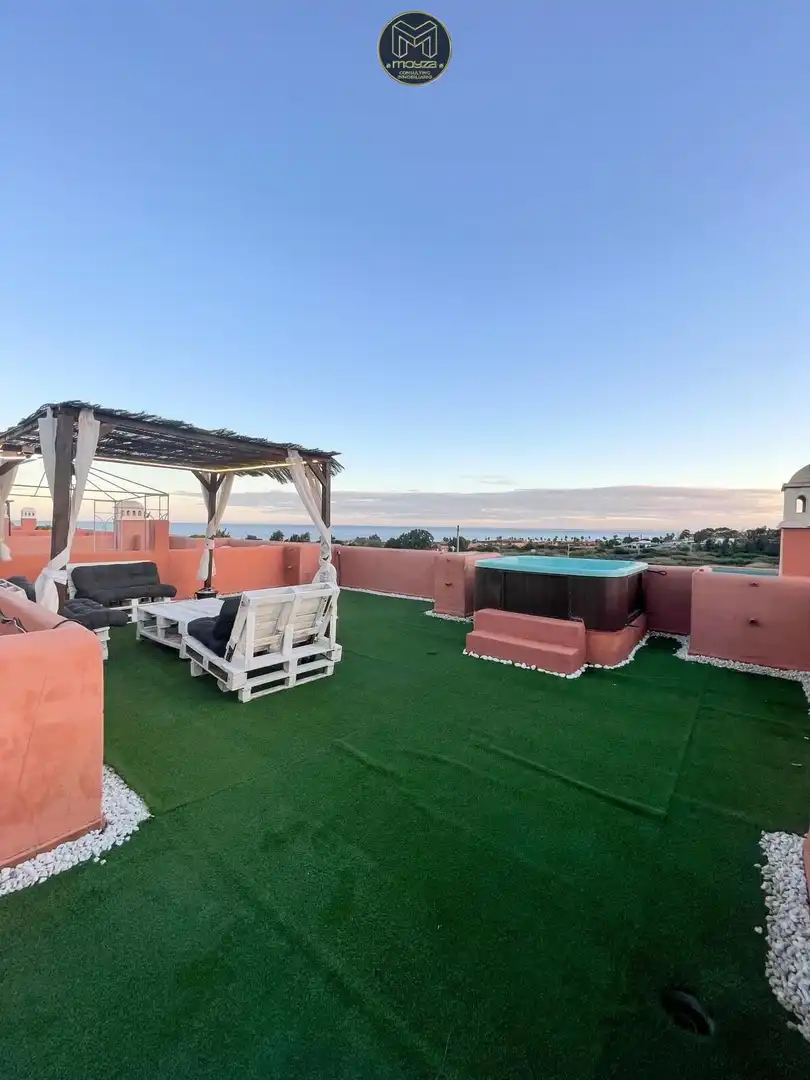 Penthouse with pool for sale in El Castillo, imagen 2