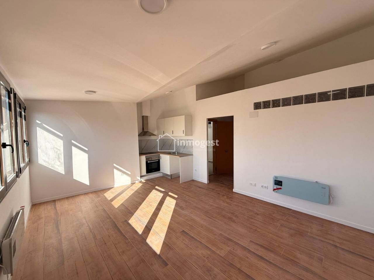 Sala d'estar de Pis en venda en Flaçà amb Calefacció, Jardí privat i Parquet