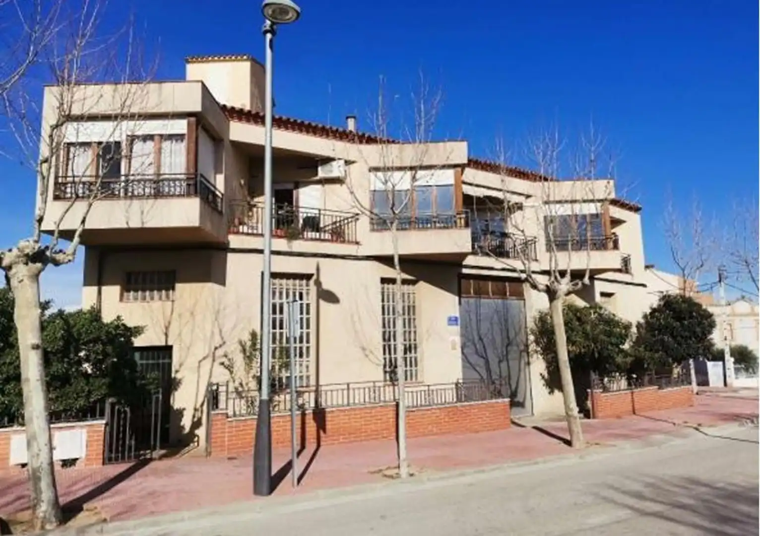 Vista exterior de Pis en venda en El Pla del Penedès amb Terrassa