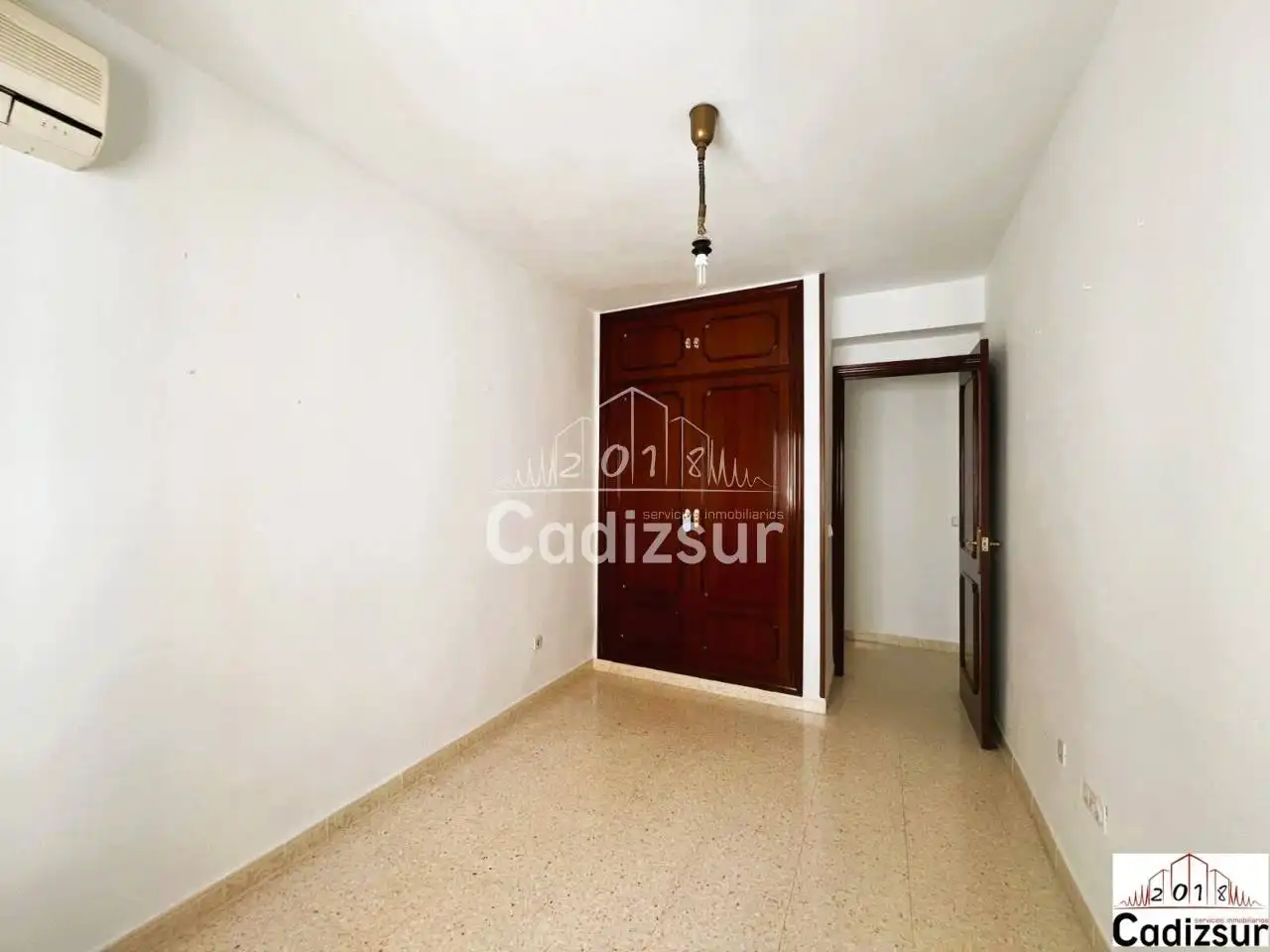 Schlafzimmer von Wohnungen zum Verkauf in Cádiz mit Klimaanlage und Alarm