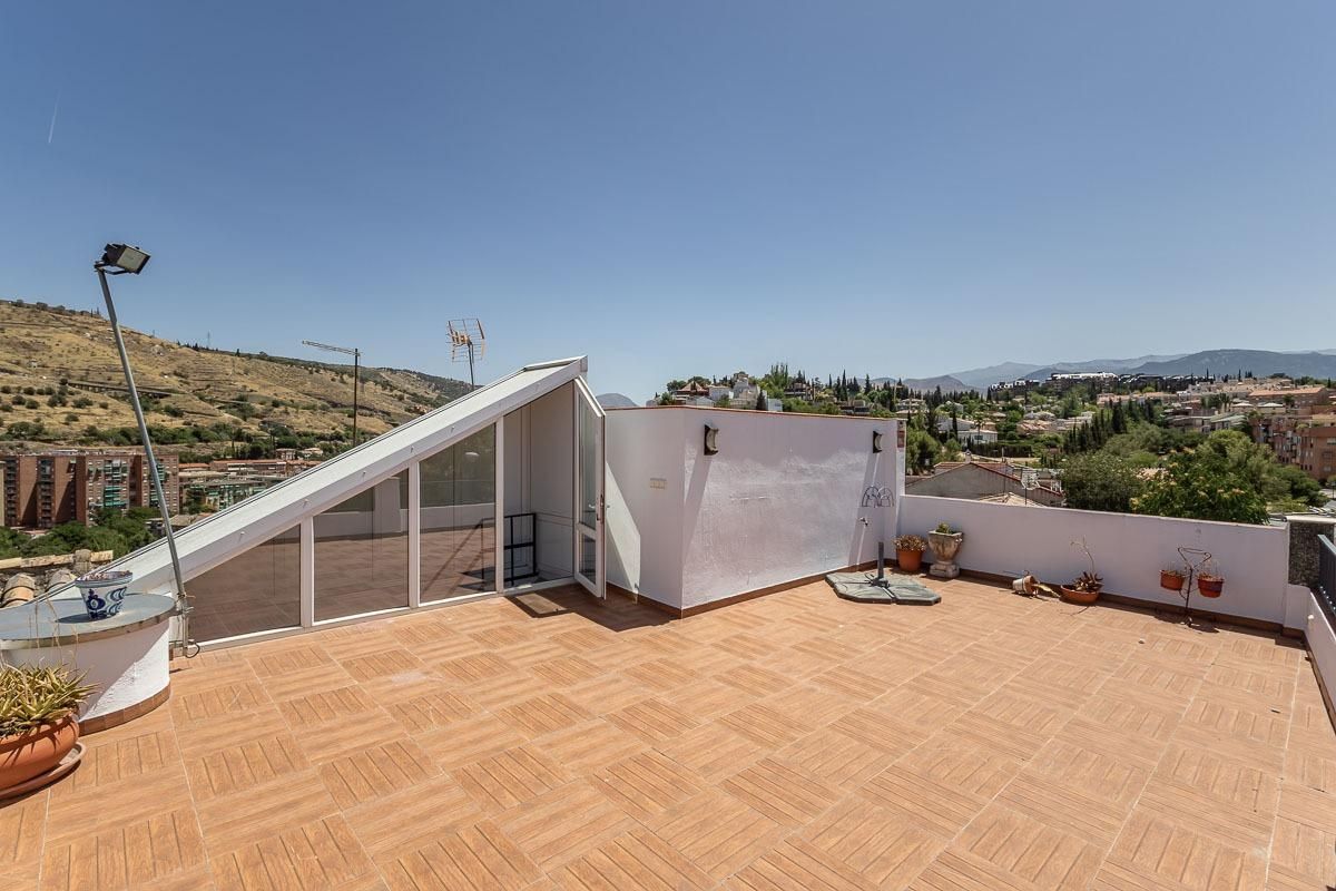 Terrace of House or chalet for sale in  Granada Capital  with Terrace
