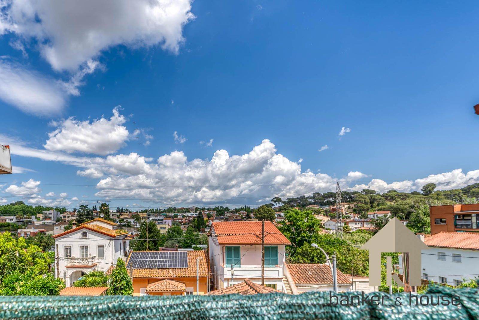 Exterior view of Single-family semi-detached for sale in Cerdanyola del Vallès  with Heating, Parquet flooring and Terrace