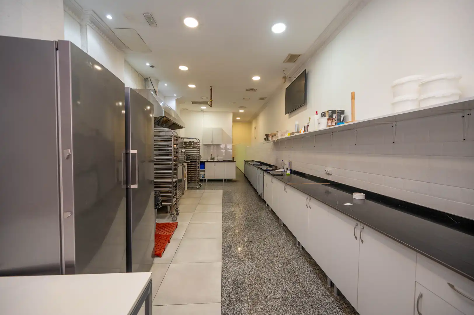 Cuina de Local de lloguer en Madrid amb Aire condicionat