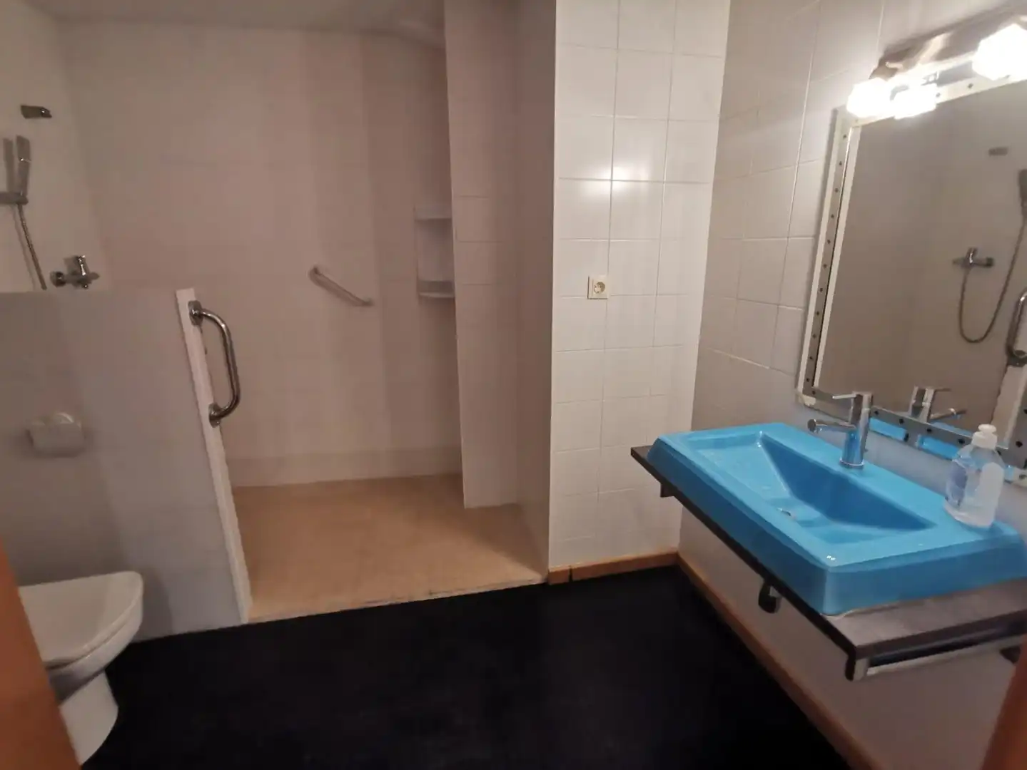 Bathroom of Flat for sale in Manresa  with Heating and Parquet flooring