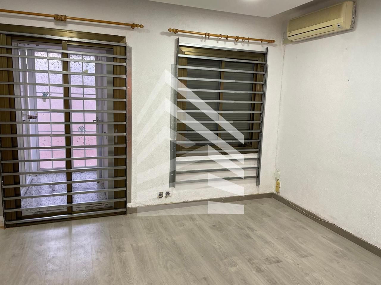 Planta baja for sale in  Barcelona Capital  with Air Conditioner, Heating and Parquet flooring