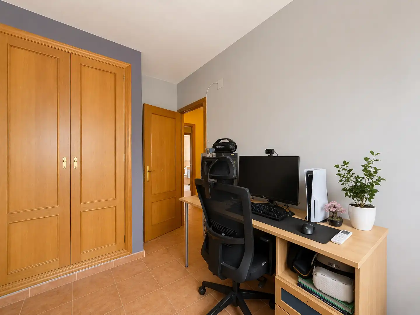 Schlafzimmer von Einfamilien-Reihenhaus zum Verkauf in San Antonio de Benagéber mit Klimaanlage, Heizung und Privatgarten