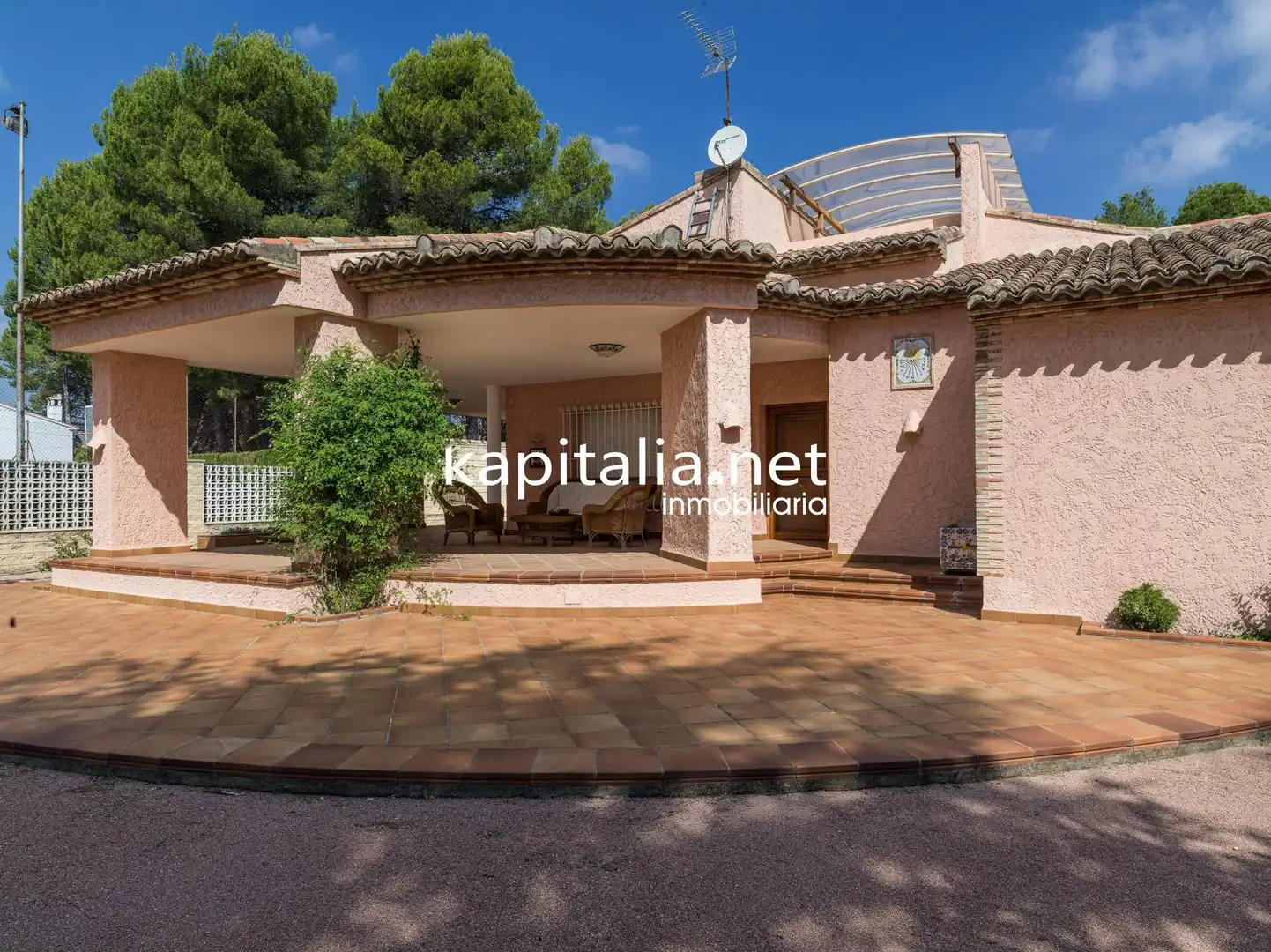Vista exterior de Casa o xalet en venda en Ontinyent amb Calefacció, Jardí privat i Traster