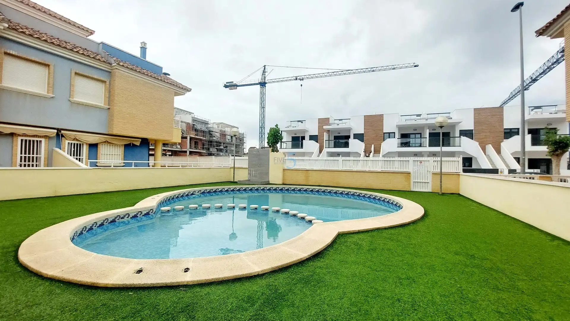 Schwimmbecken von Wohnung zum Verkauf in Pilar de la Horadada mit Klimaanlage, Heizung und Terrasse