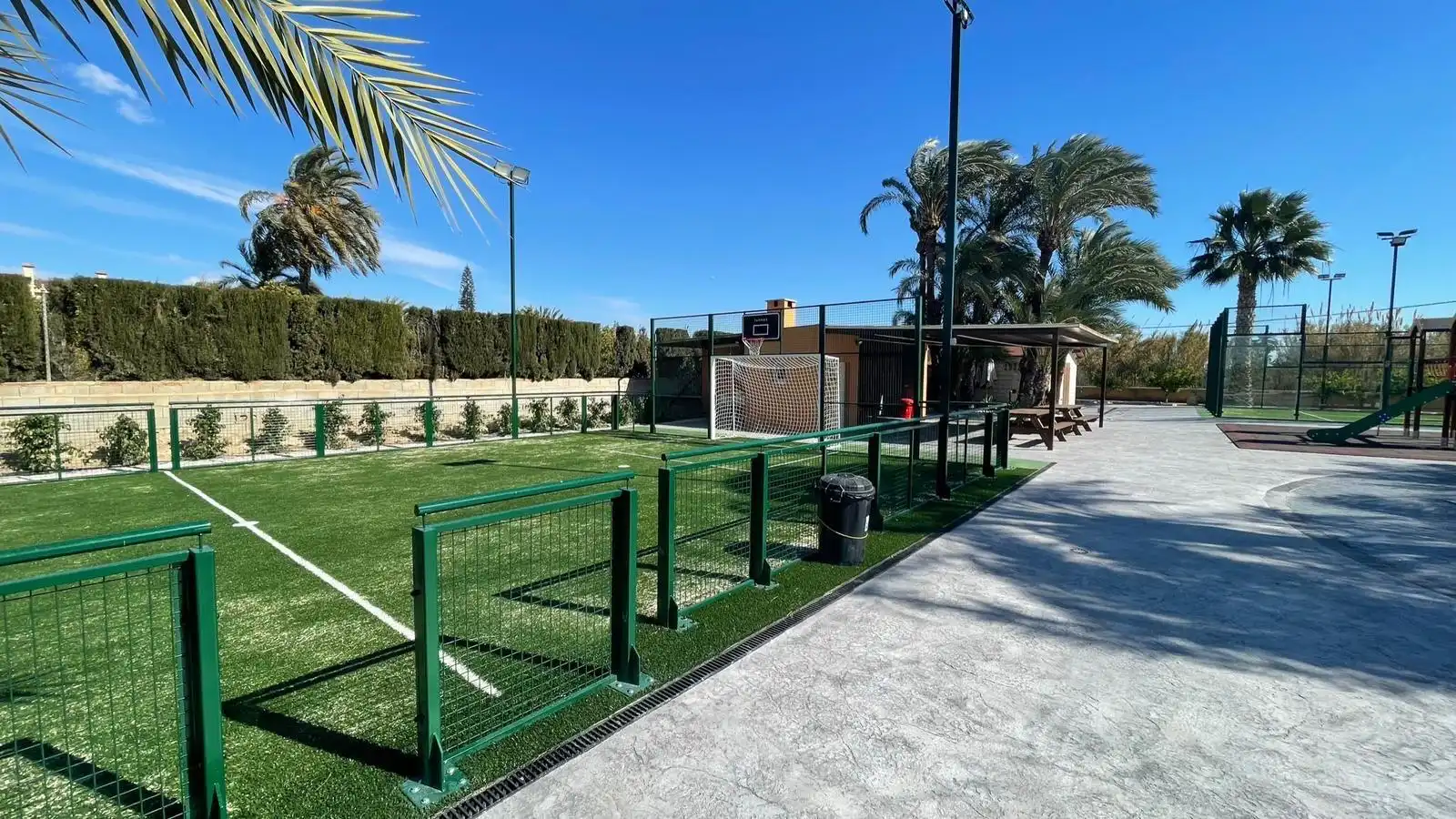 Außenansicht von Haus oder Chalet zur Miete in Elche / Elx mit Klimaanlage, Heizung und Privatgarten