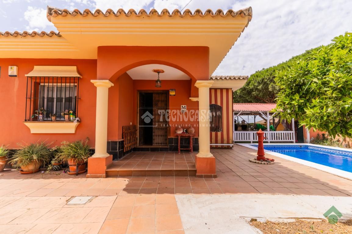 Exterior view of House or chalet for sale in Chiclana de la Frontera