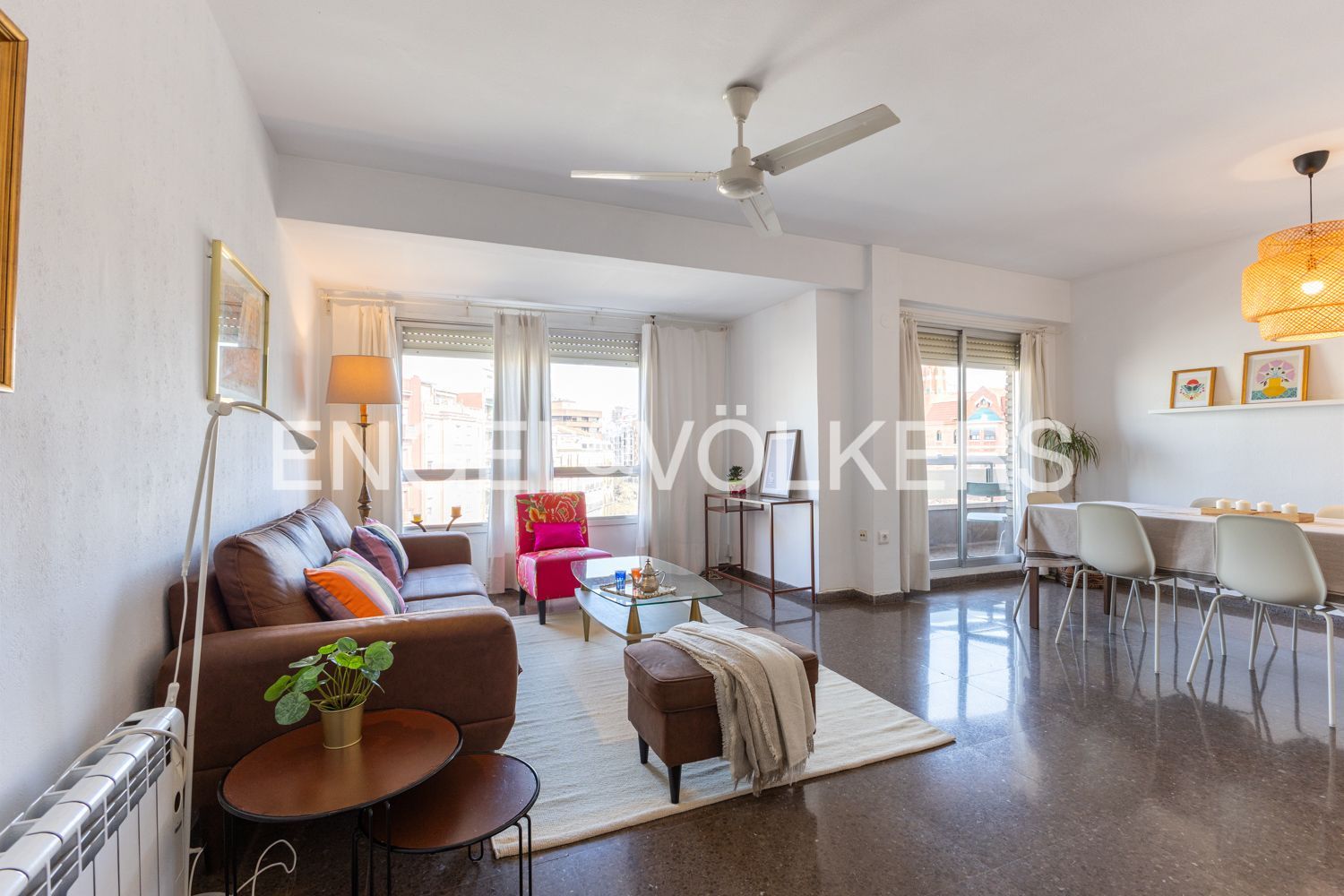 Exterior view of Flat for rent in  Valencia Capital  with Heating, Terrace and Furnished