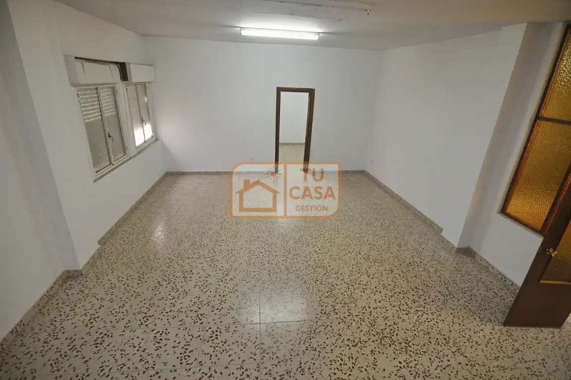 Gewerbefläche zum Verkauf in Calle Santa Joaquina de Vedruna