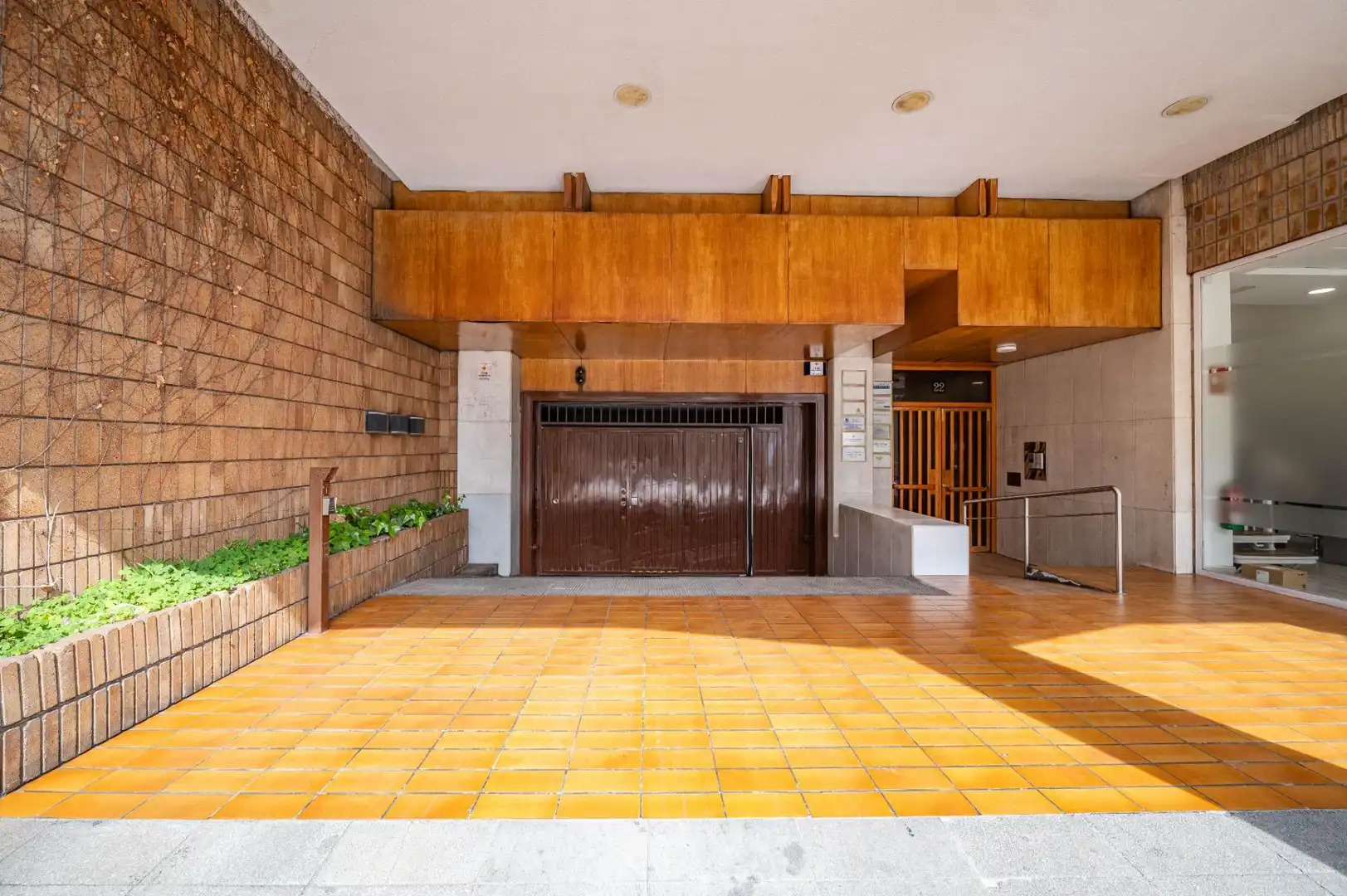 Piso en venta en Granada con Terraza, Trastero y Balcón