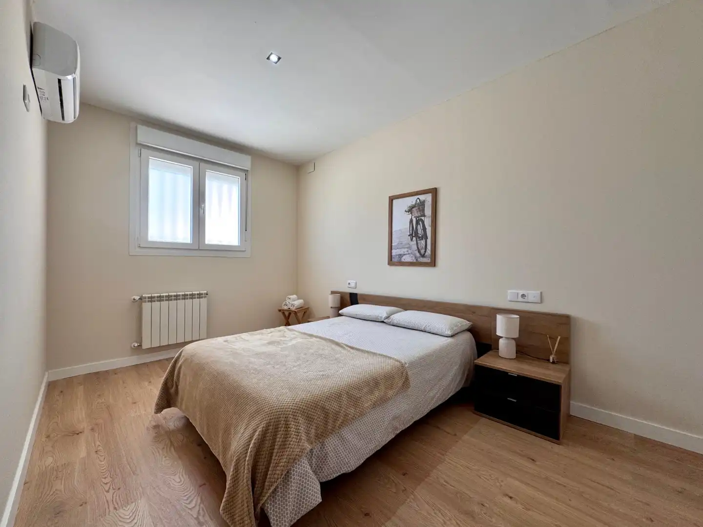Habitación de Apartamento en venta en Cáceres con Aire acondicionado, Calefacción y Amueblado