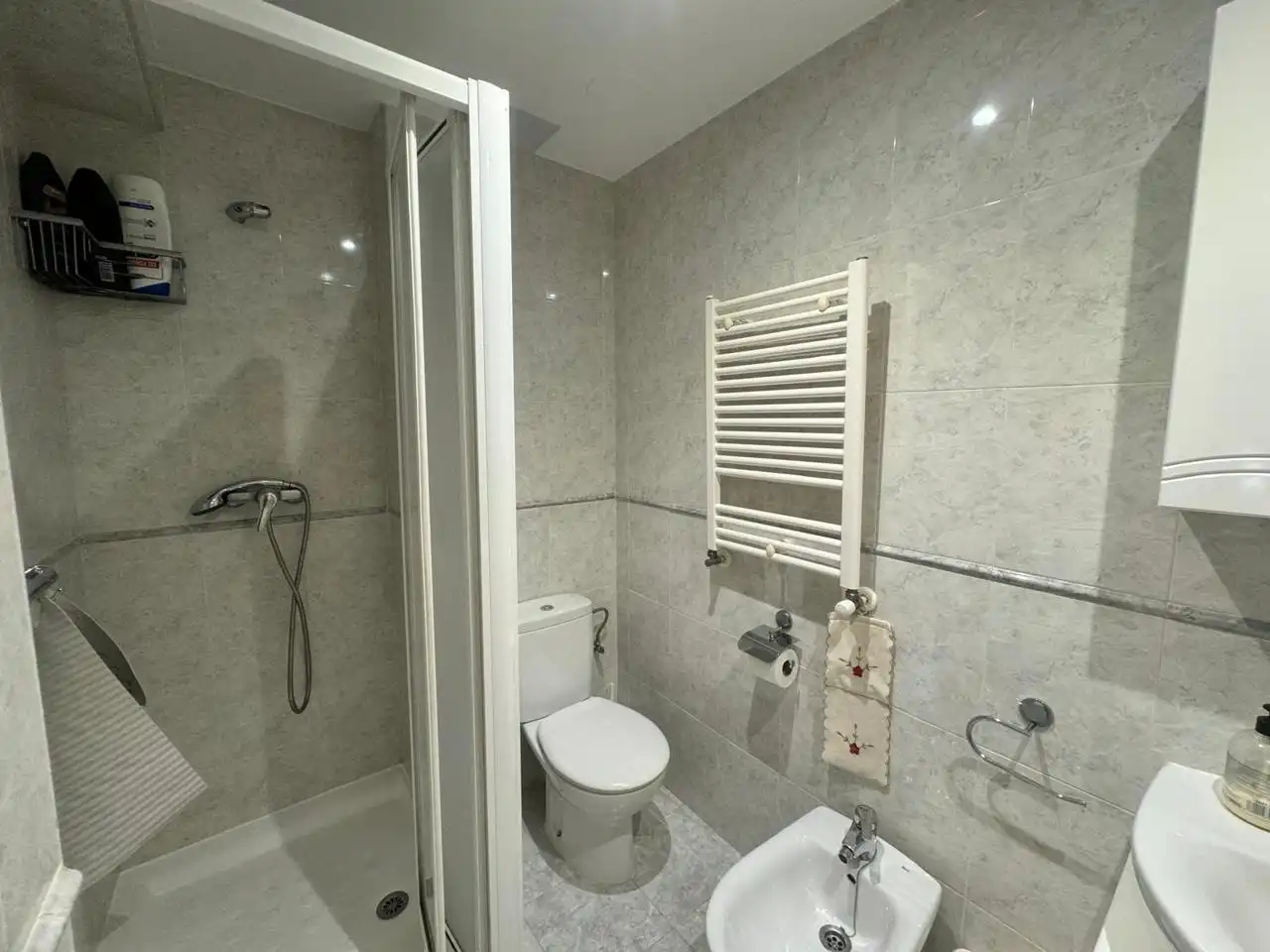 Bathroom of Flat for rent in A Coruña Capital   with Heating and Furnished