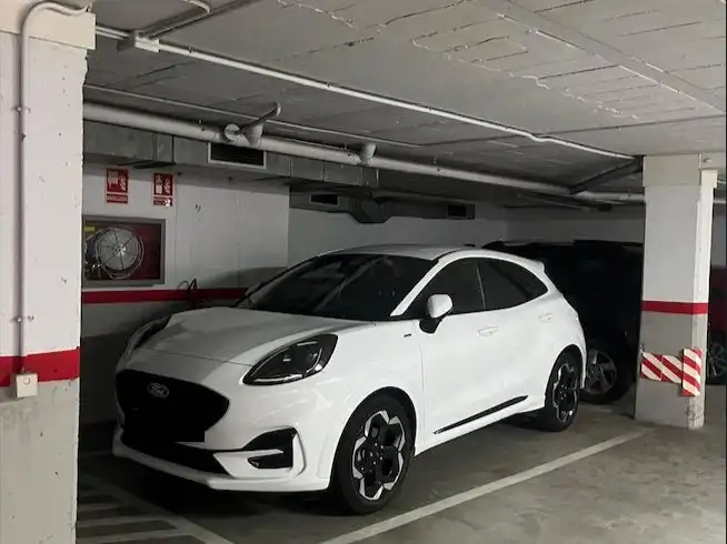 Garage for rent in Badalona, Barcelona