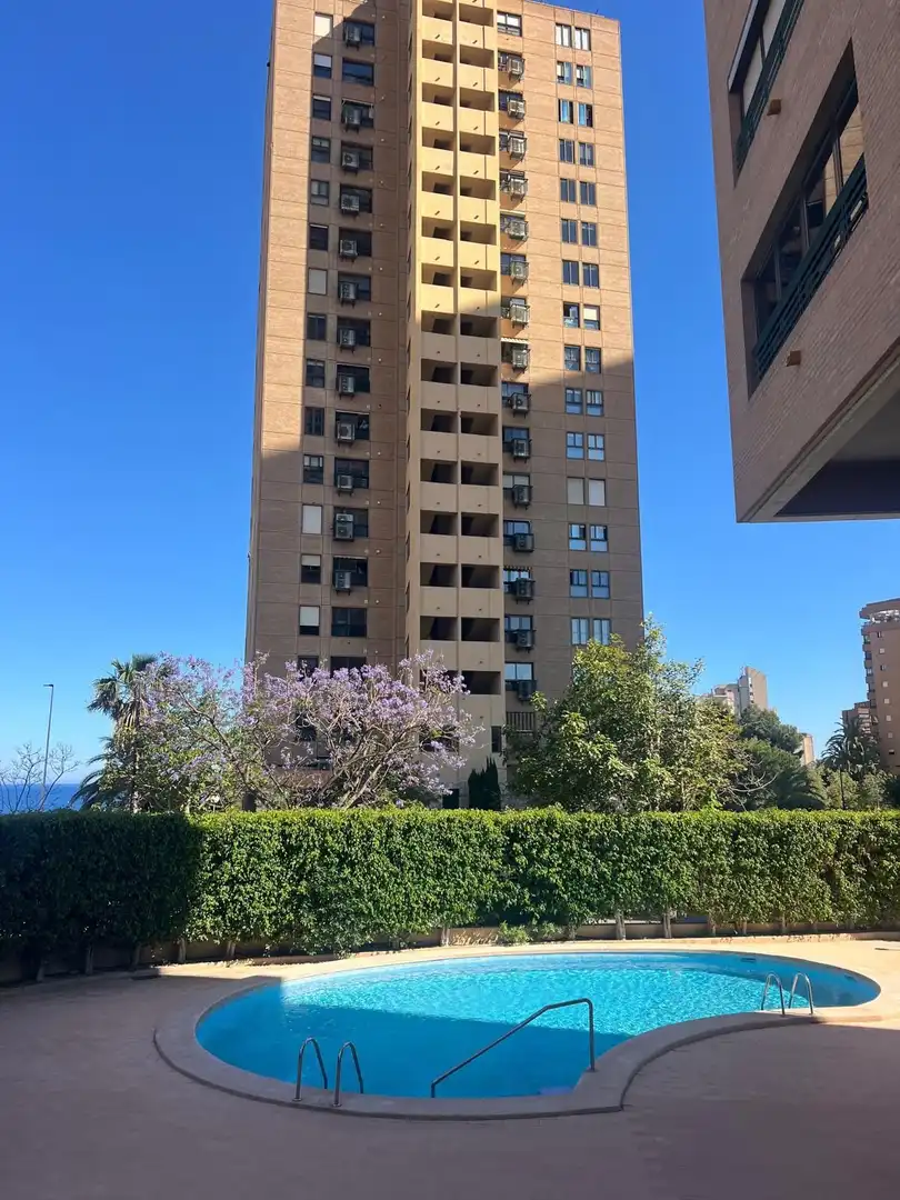 Vista exterior de Piso en venta en Benidorm con Aire acondicionado, Terraza y Amueblado