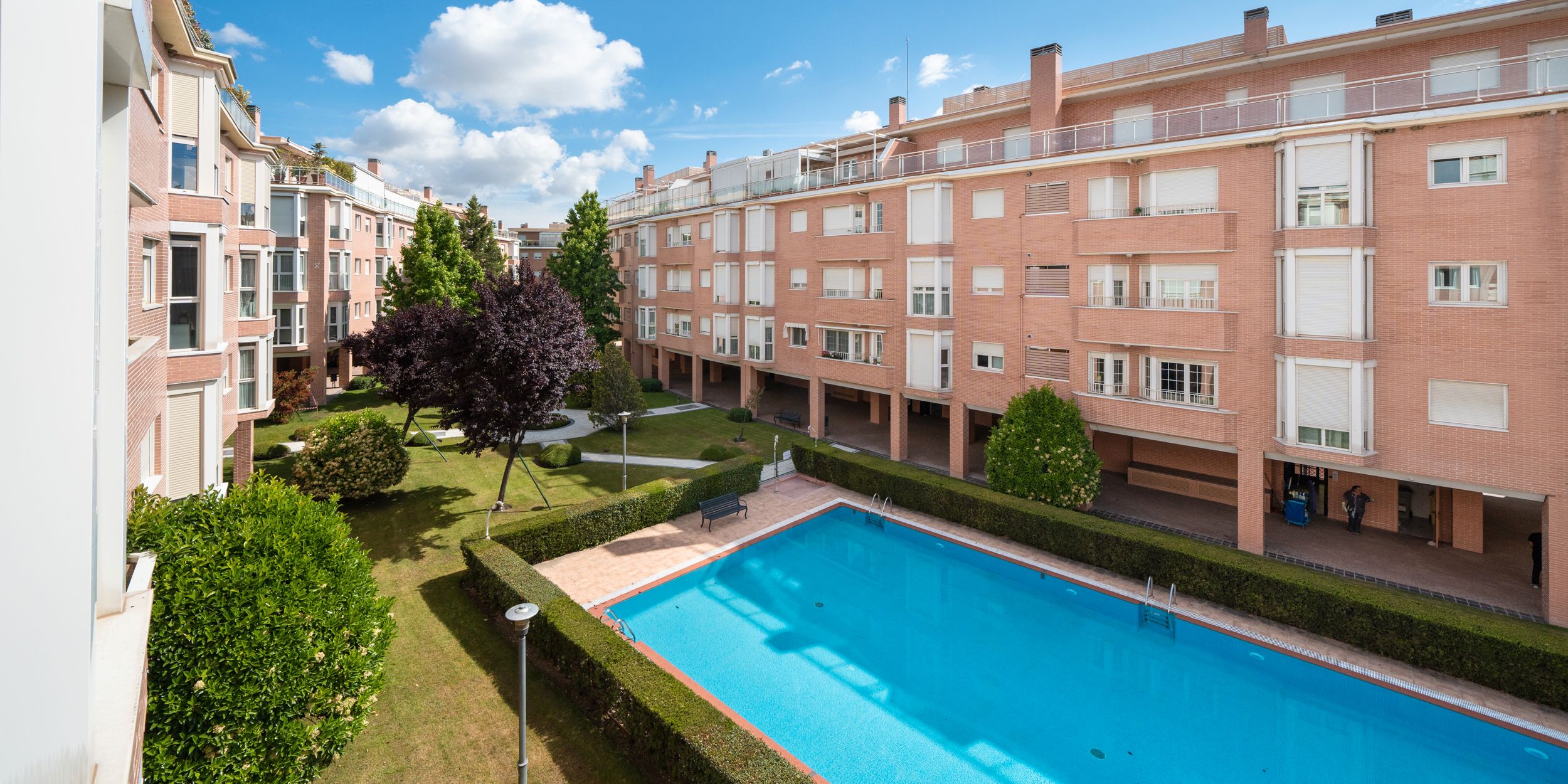 Piscina de Pis en venda en  Madrid Capital amb Aire condicionat, Calefacció i Traster