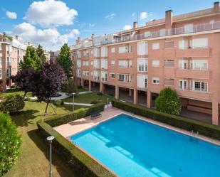 Piscina de Pis en venda en  Madrid Capital amb Aire condicionat, Calefacció i Traster