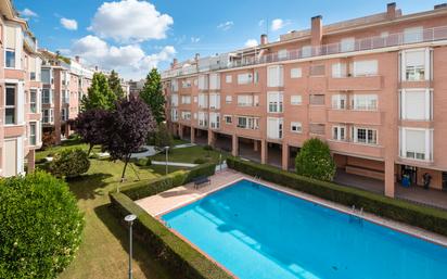 Swimming pool of Flat for sale in  Madrid Capital  with Air Conditioner, Heating and Storage room