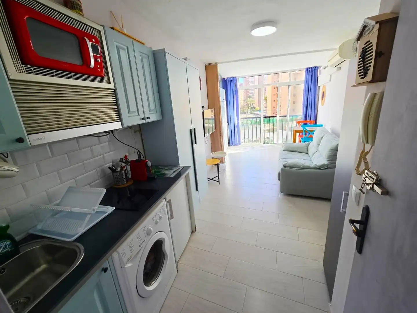 Habitación de Piso en venta en Benidorm con Aire acondicionado, Jardín privado y Piscina comunitaria
