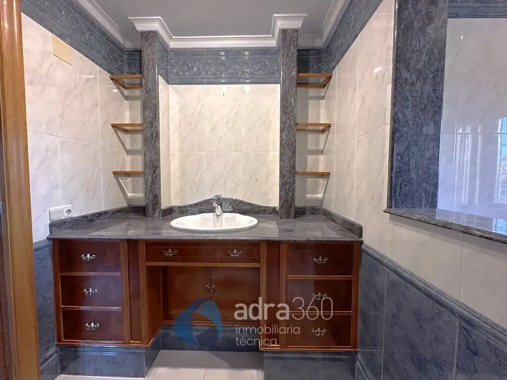 Bathroom of Houses for sale in Lardero  with Air Conditioner, Heating and Private garden