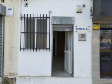 Business premises to rent in Avenida de la Marina 3