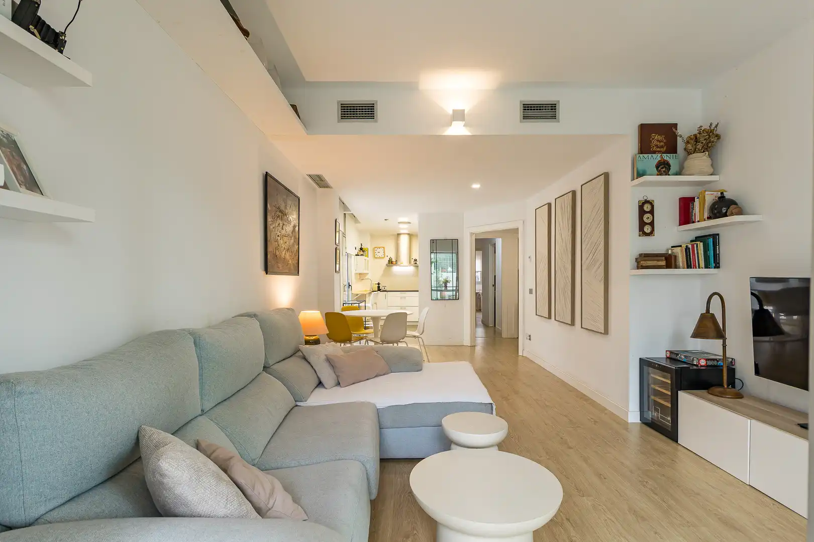 Wohnzimmer von Wohnungen zum Verkauf in Sitges mit Klimaanlage, Heizung und Privatgarten
