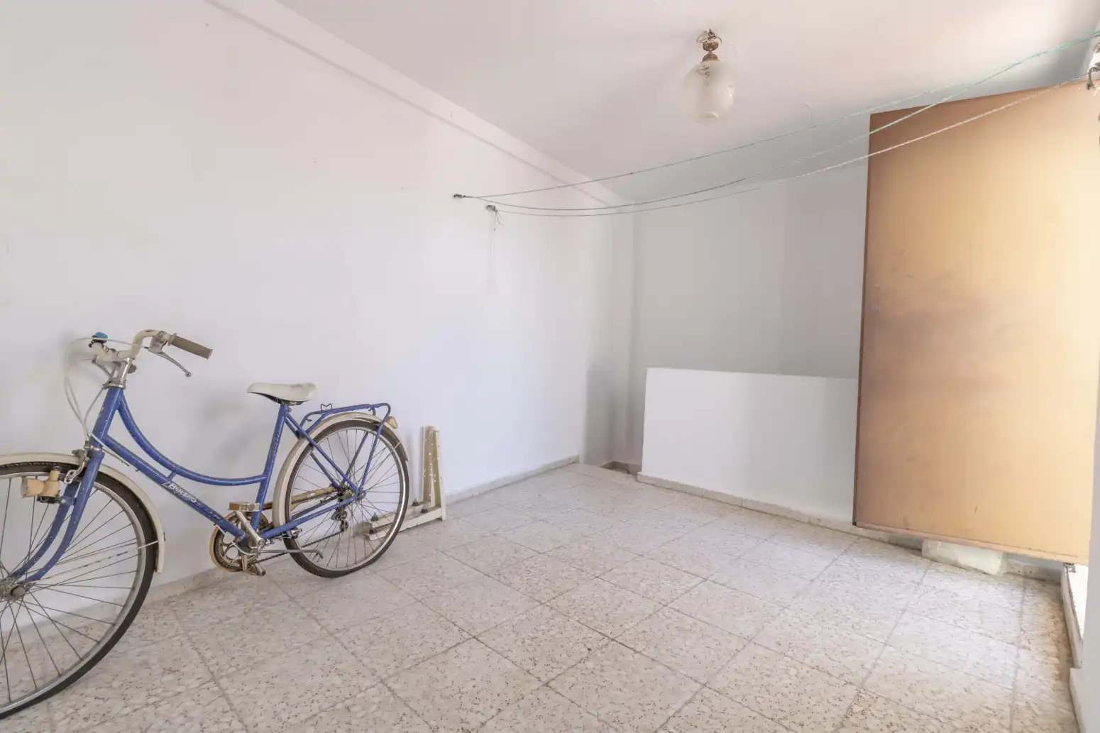 Einfamilien-Reihenhaus zum Verkauf in Sevilla mit Terrasse, Abstellraum und Balkon