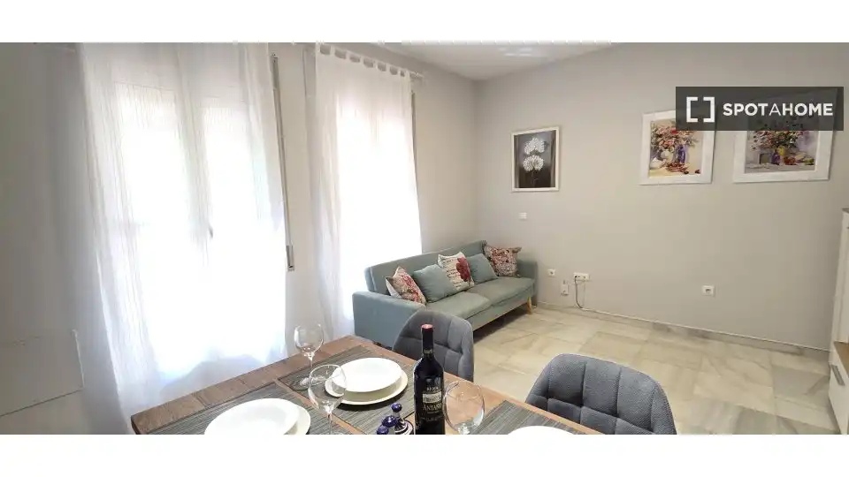 Sala d'estar de Apartament per a compartir en Sevilla amb Aire condicionat, Terrassa i Moblat