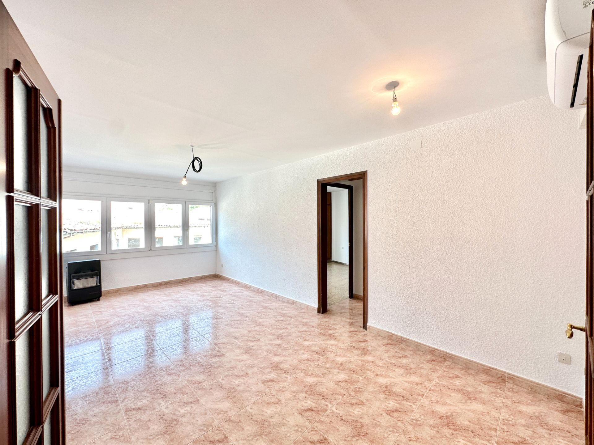 Wohnzimmer von Wohnung zum verkauf in Sant Pere de Torelló mit Klimaanlage und Ofen