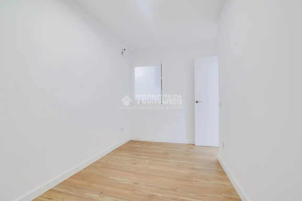Habitación de Piso en venta en Terrassa con Balcón
