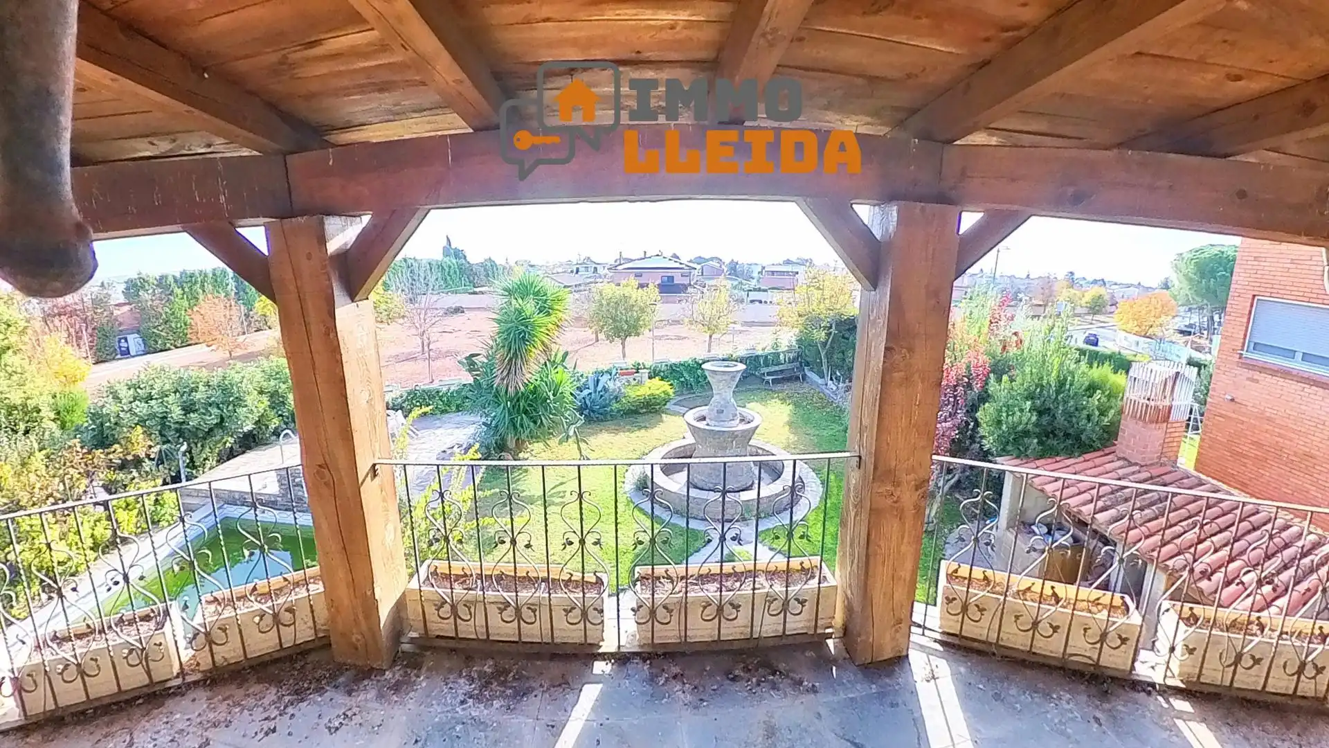 Casa con terraza en venta en Calle Sant Armengol 4, imagen 25