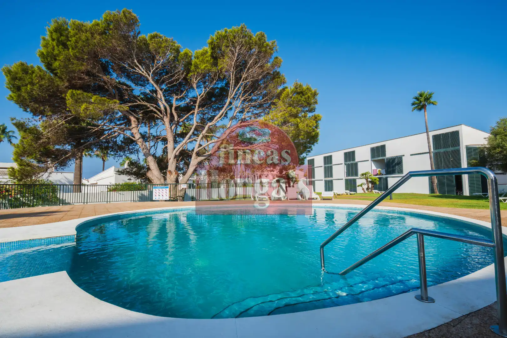 Piscina de Apartament en venda en Ciutadella de Menorca amb Moblat