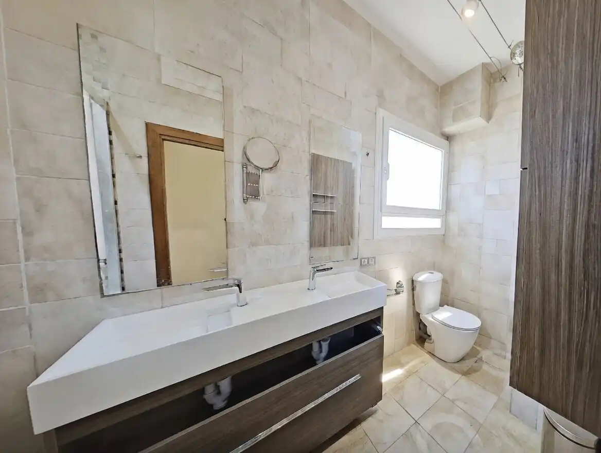 Baño de Piso en venta en Barcelona con Aire acondicionado, Calefacción y Terraza