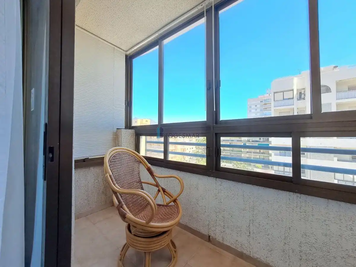 Terraza de Apartamento de alquiler en Benicasim / Benicàssim con Amueblado y Piscina comunitaria