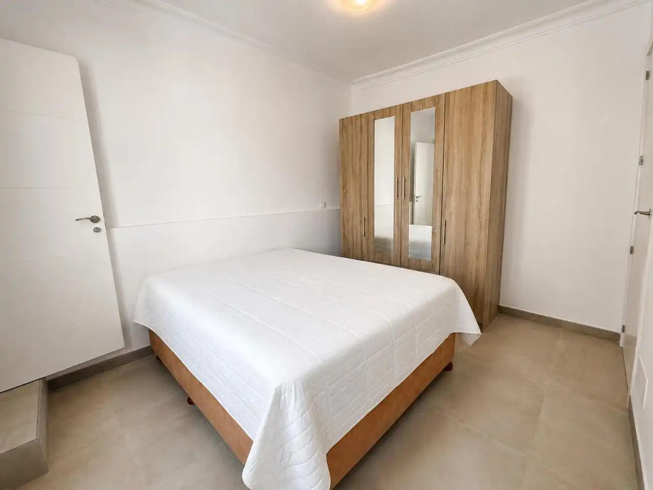 Habitación de Planta baja para compartir en Madrid con Aire acondicionado y Amueblado