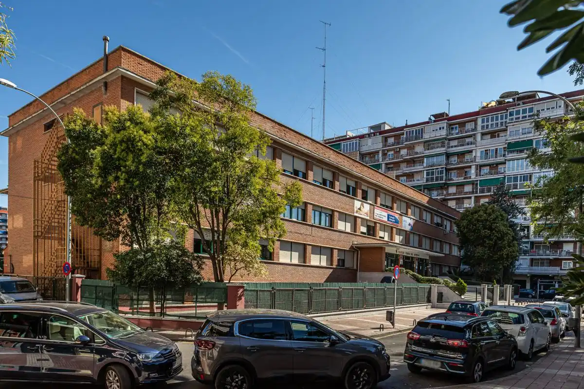 Außenansicht von Gebäude zum Verkauf in Alcorcón