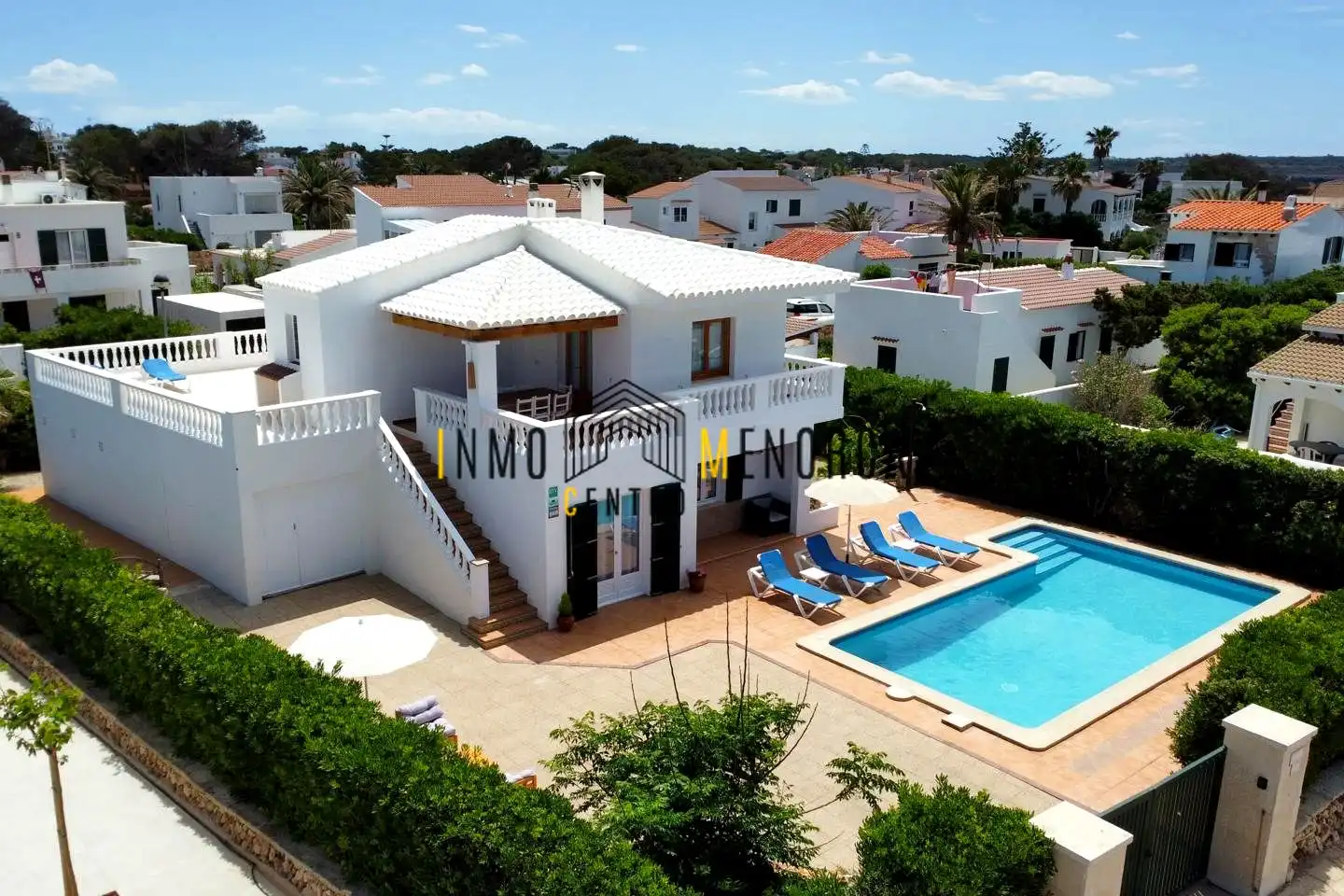 House with pool for sale in Cala Blanca