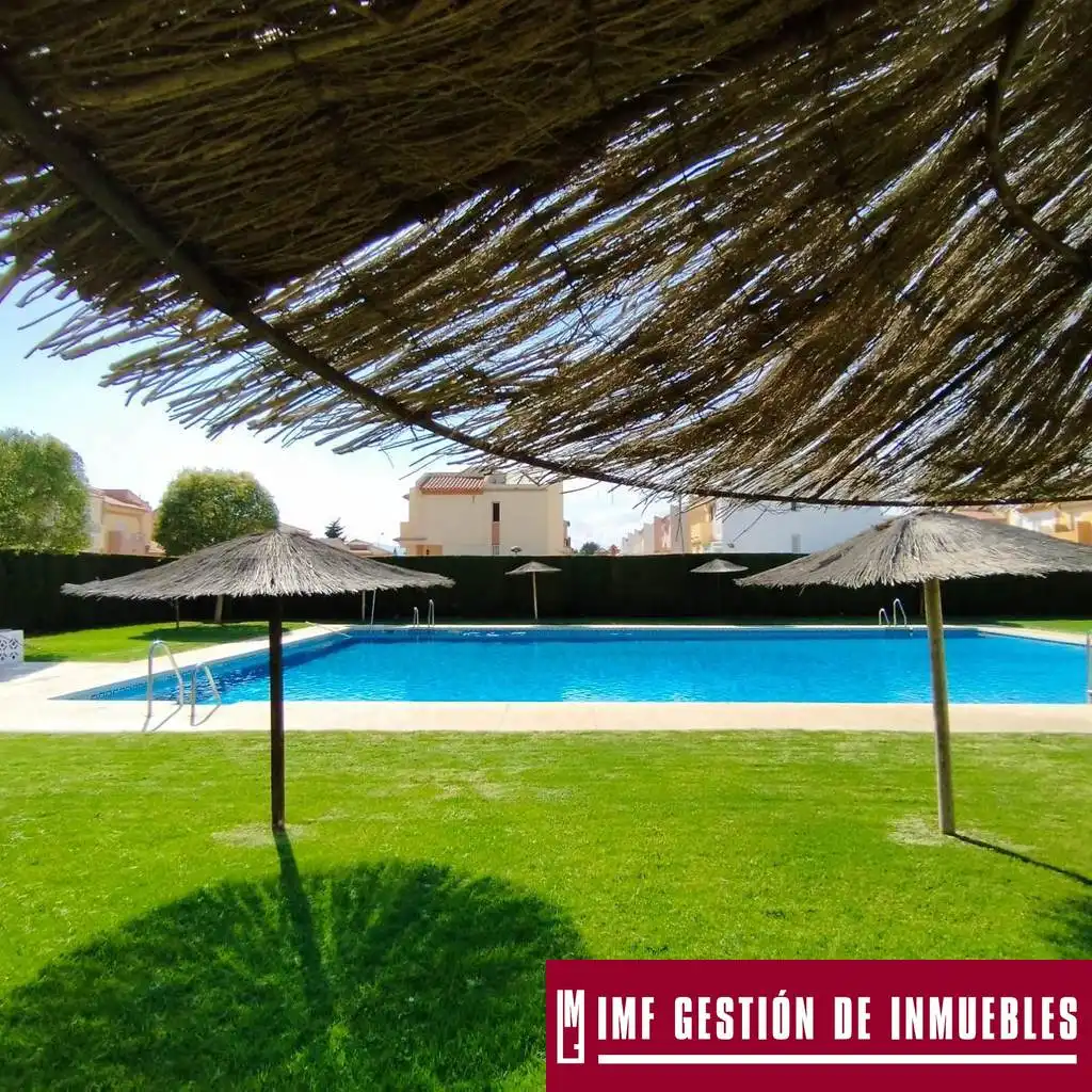 Piscina de Casa o chalet en venta en Vélez-Málaga con Aire acondicionado, Calefacción y Terraza