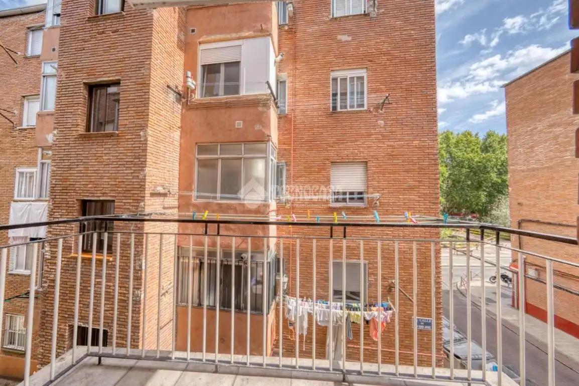 Vista exterior de Piso en venta en Valladolid con Calefacción y Terraza