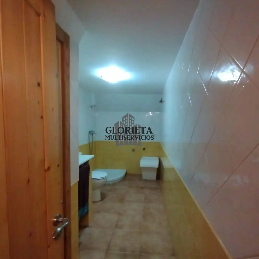 Bany de Casa o xalet en venda en Vigo  amb Calefacció, Terrassa i Traster