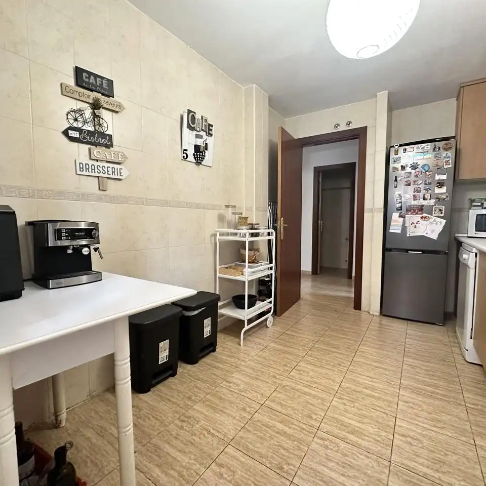 Casa aparellada amb piscina de lloguer a Calle San Martín, imagen 6