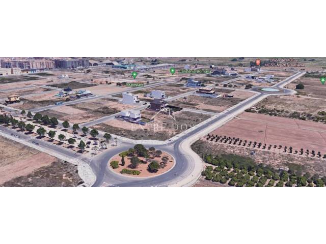 Terreno industrial en Venta en Unión Europea en Piscinas