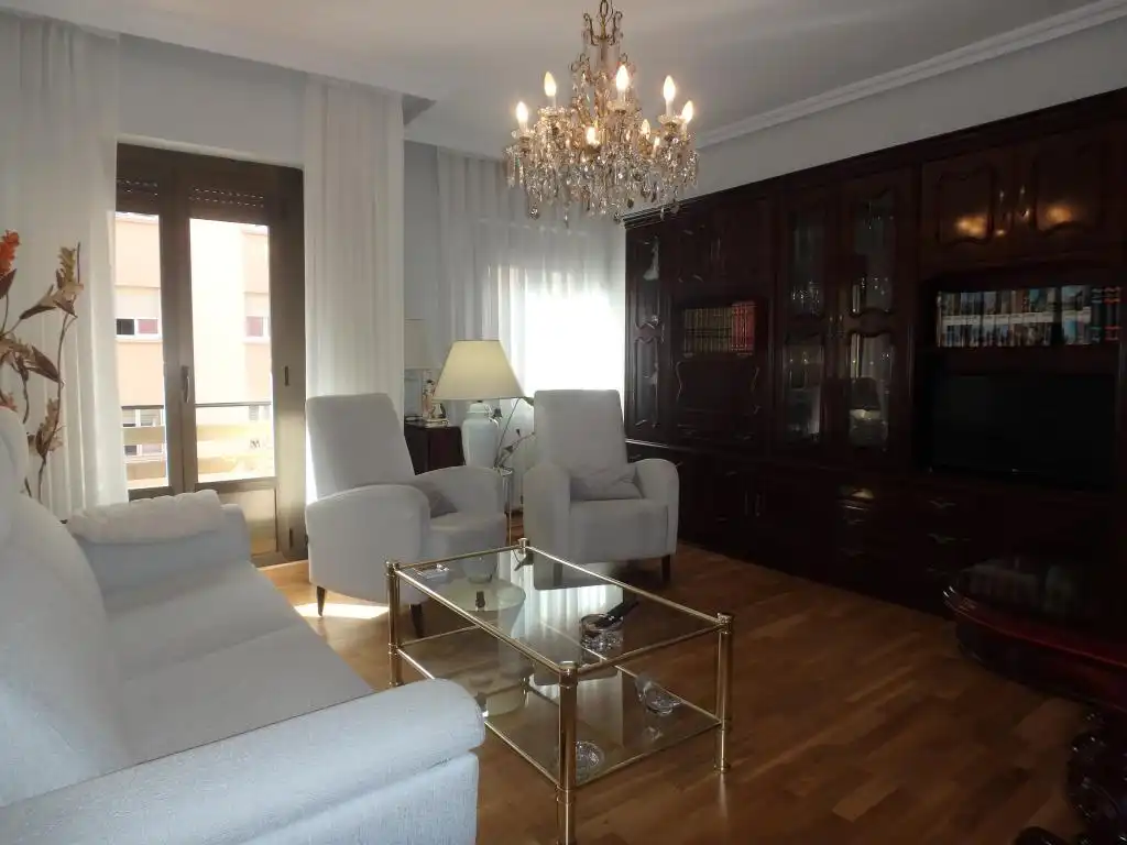 Wohnzimmer von Wohnung zum Verkauf in  Pamplona / Iruña mit Heizung und Terrasse