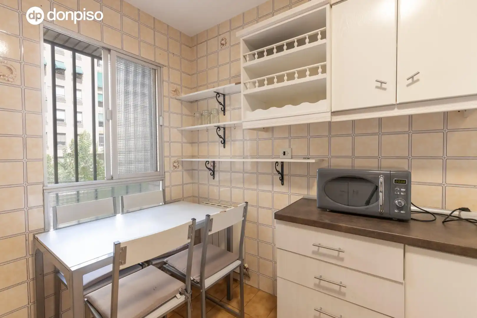 Cocina de Piso en venta en Granada con Aire acondicionado