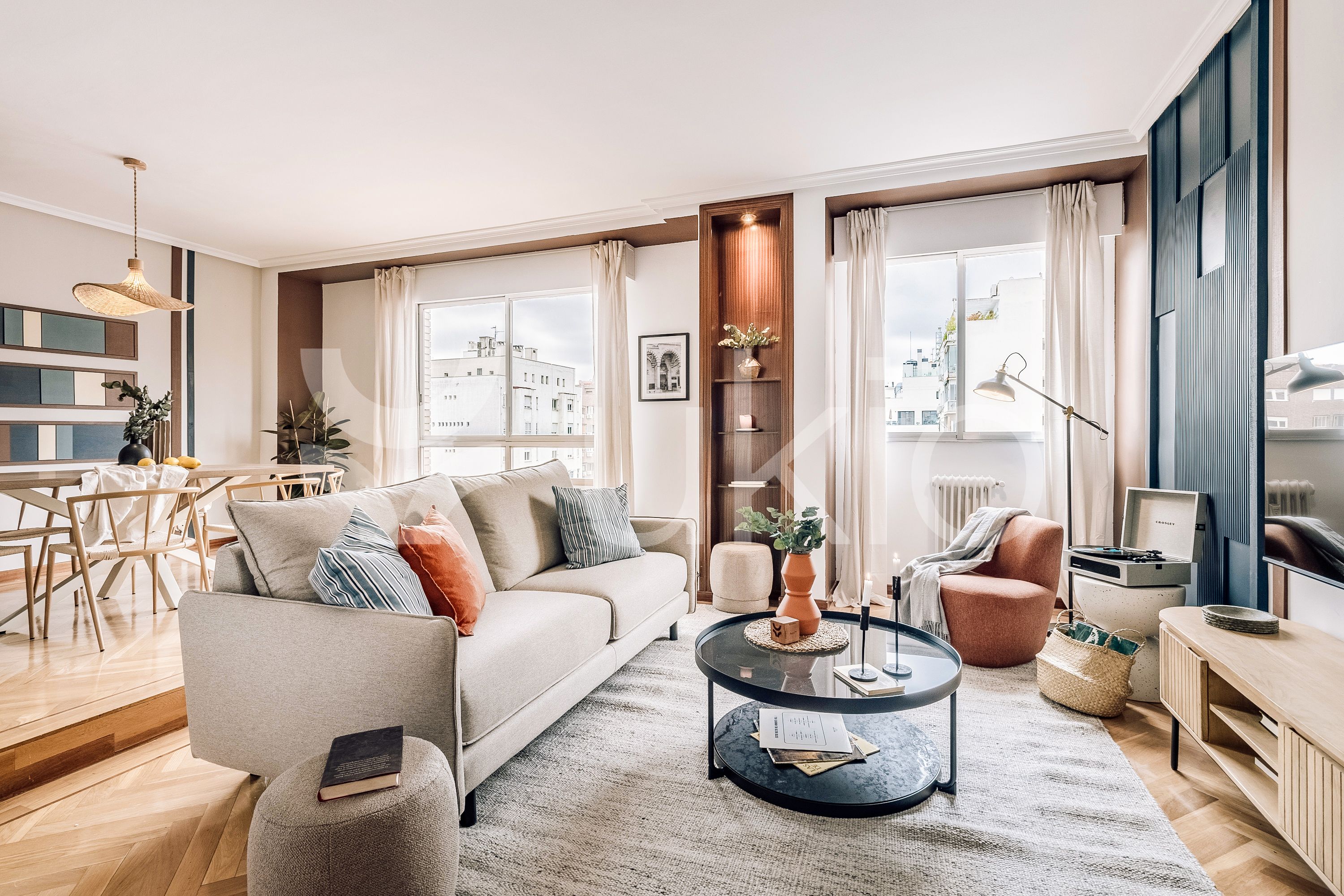 Sala de estar de Apartamento de alquiler en  Madrid Capital con Aire acondicionado, Calefacción y Amueblado